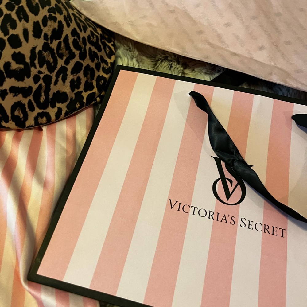 Victoria's Secret Animal Print  SWIM twisted front bikini top 40DD BEAUTIFUL!! - Picture 10 of 11